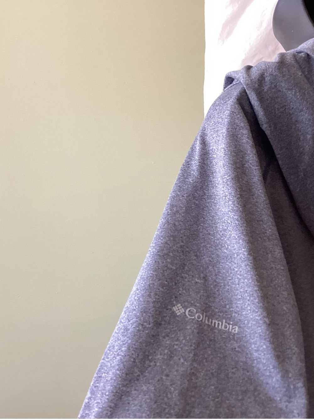 Columbia Gray Hoodie with Pink Drawcord size m - Picture 4 of 10